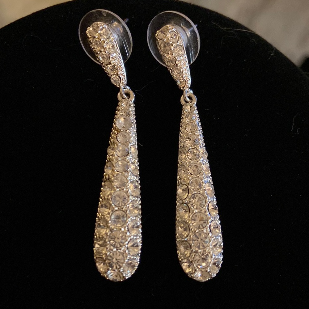 VINTAGE CRYSTAL DANGLING EARRINGS
